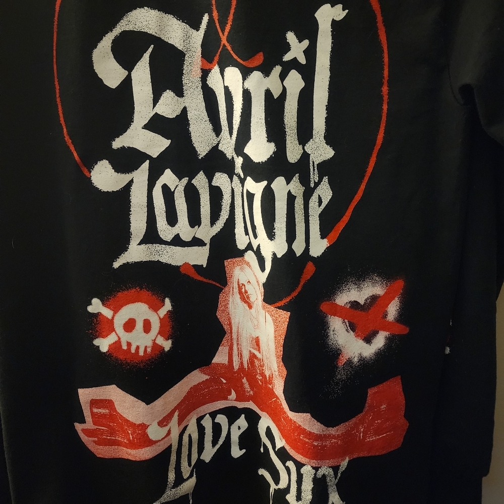 MAKE AN OFFER Avril lavigne Loce sux